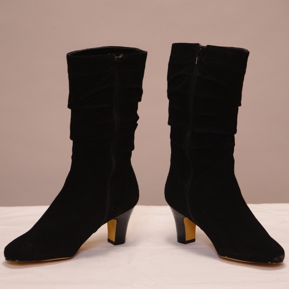 Real suede, scrunch mid-calve boots - NEVER WORN - Picture 1 of 4